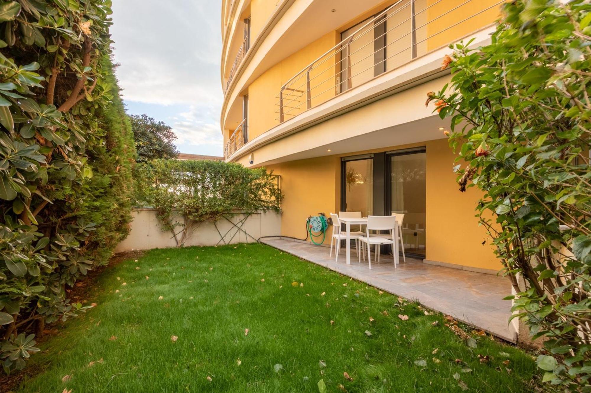 Apartment Milenial Marinapark - A Pie De Playa Con Piscina Y Parking